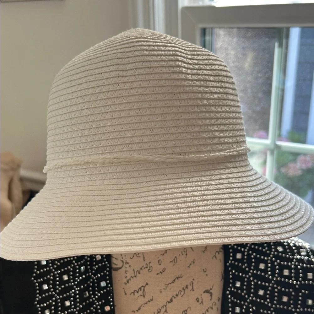 956. Style & Co. White Straw Sun Hat